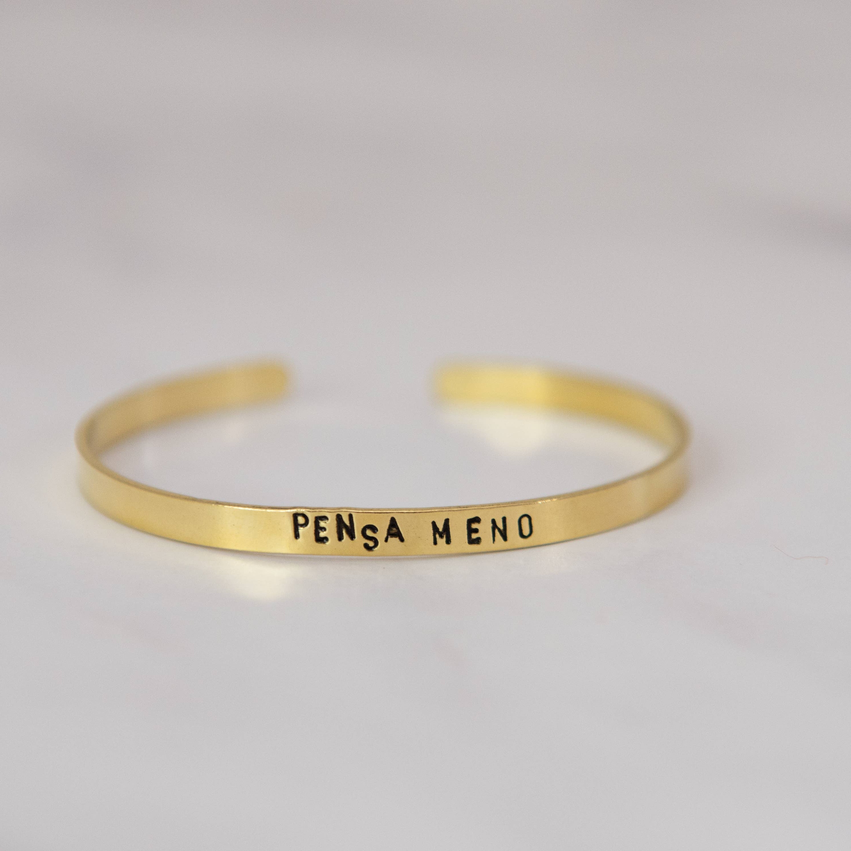 BRACCIALE SUPER SLIM IN OTTONE CON INCISIONE