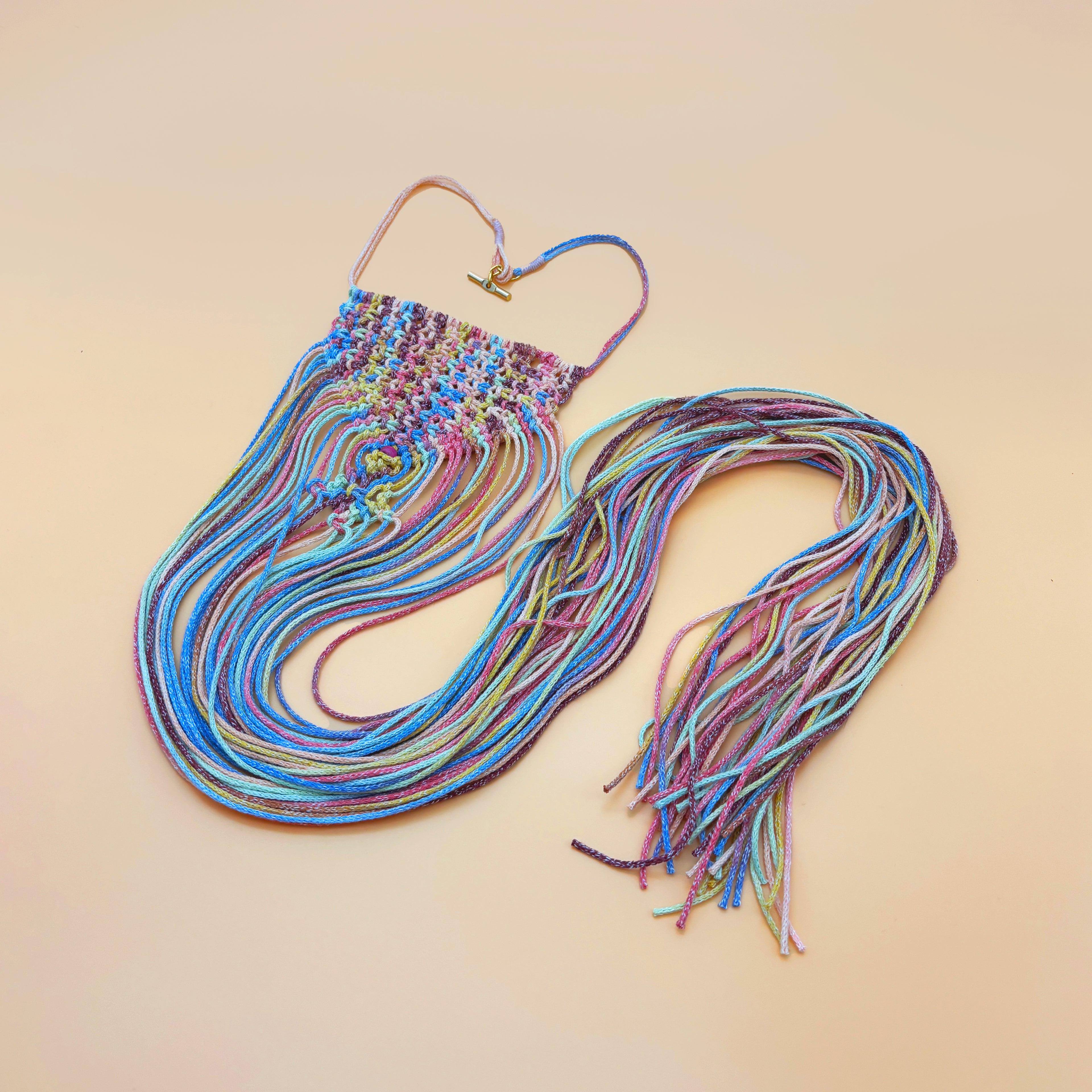 LOLA – La collana esagerata quanto basta