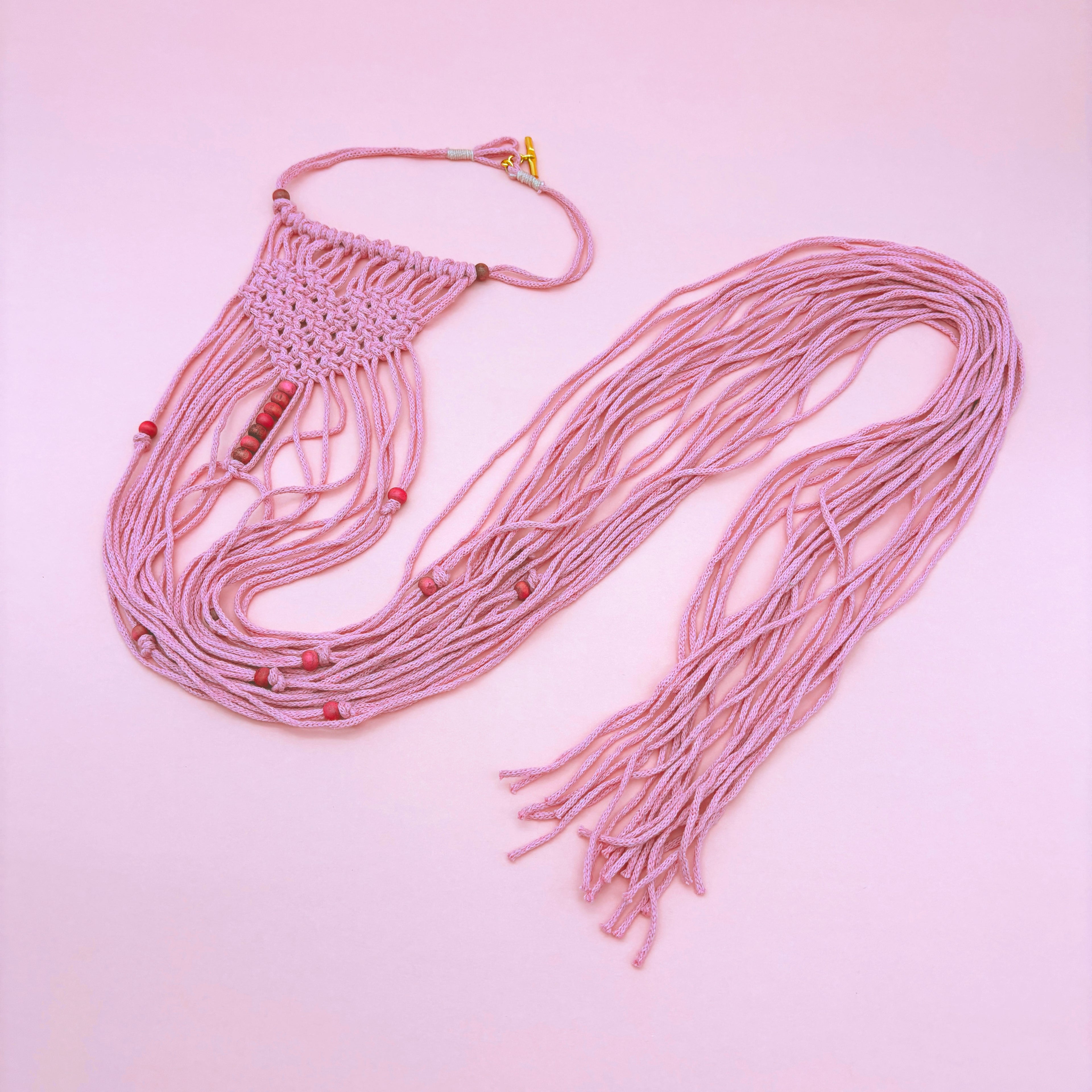 LOLA – La collana esagerata quanto basta