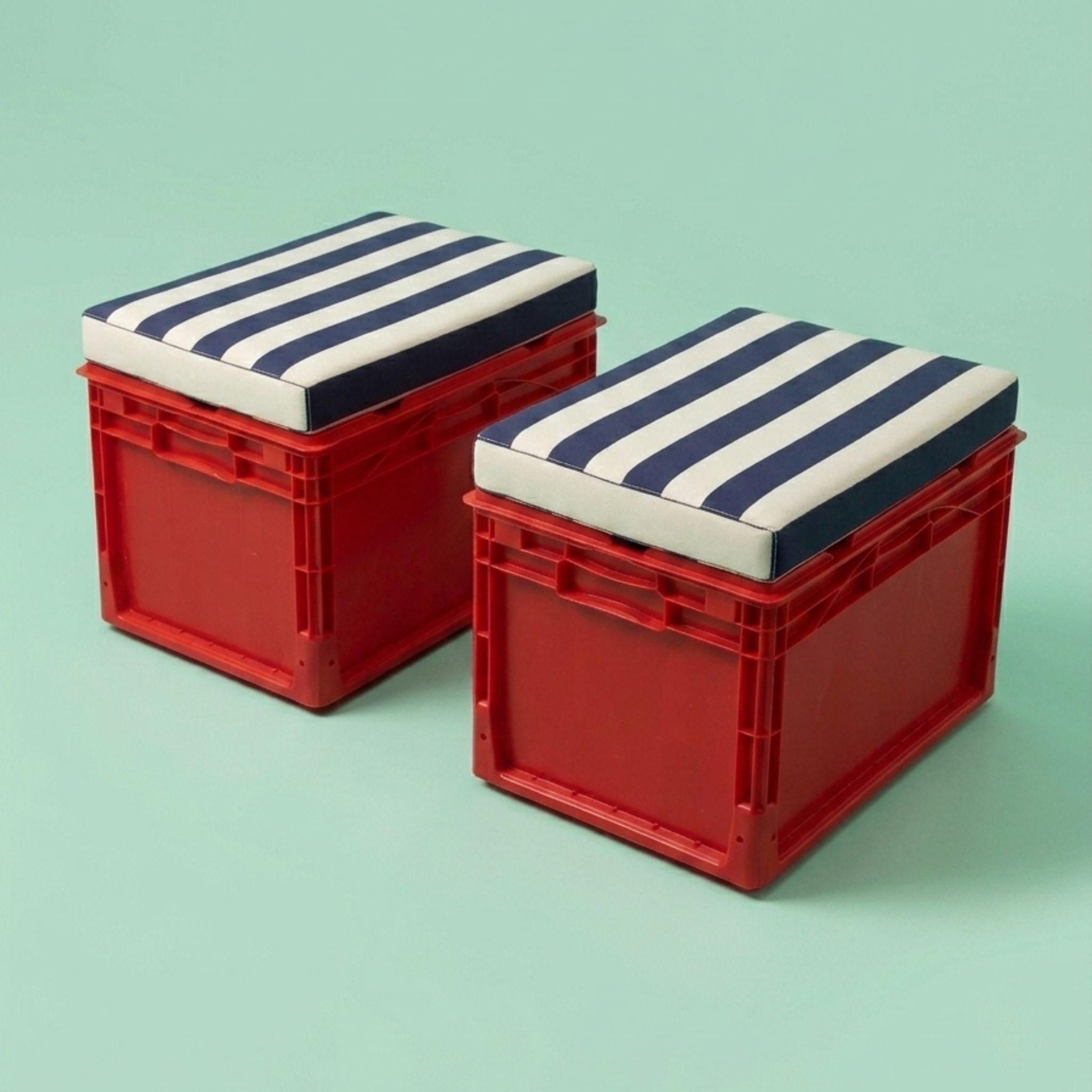 TUTTOAPOSTO - Red storage unit with striped cushion